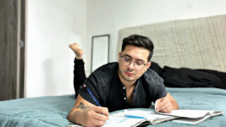 Brutalny seks creampie, brutalny, czarny, bez gumy, student, dominacja, kolumbijski, tatuś – ogromny kutas młodych studentów z Indii uprawiających seks analny