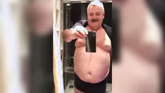 Amateur Bear Daddy Strips and Teases in Hot Solo Show