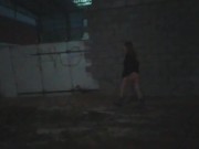 flashing desnuda por la ciudad enseña coño sexo anal en publico en la calle atrapados voyeur