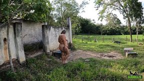 mary butterfly entra no mato com binho ted e leva uma gozada dentro do cu - casal mary butterfly e alexandre