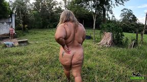 mary butterfly entra no mato com binho ted e leva uma gozada dentro do cu - casal mary butterfly e alexandre