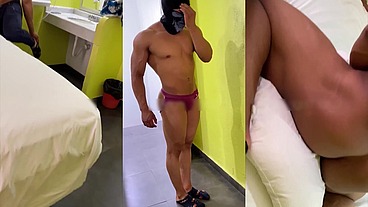 Mi coach del gym se deja hacer sesión de fotos desnudo a cambio de dinero