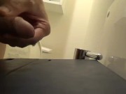 トイレにてなし崩し大量射精