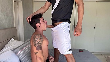 Lukas metendo gostoso depois do jogo e o pequeno Jordan aguentando a pica até o talo