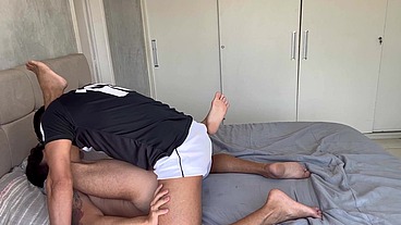 Lukas metendo gostoso depois do jogo e o pequeno Jordan aguentando a pica até o talo