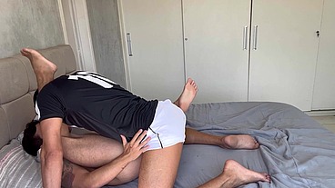 Lukas metendo gostoso depois do jogo e o pequeno Jordan aguentando a pica até o talo