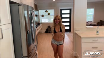 Luna Luxe Loves Big: A Sizzling Outdoor BJ