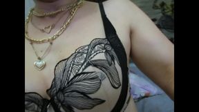 Jerk off to this mature slut's ass