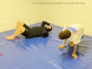 Kourtneyinked Wrestles Pathetic Guy
