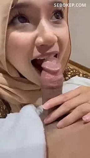 Hijab teen gives blowjob viral leaks!!