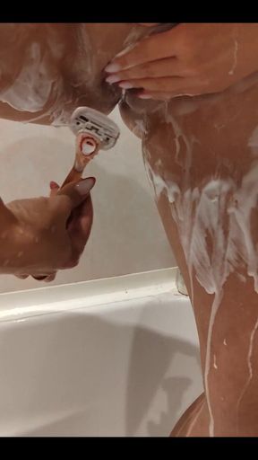 Naked Stepsister in Shower