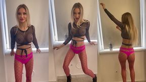 perverted monika fox sexy dancing on the porn shooting