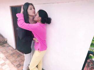 Screwing my ex secretly from my girlfriend