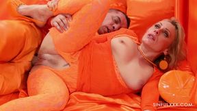 cumming on her