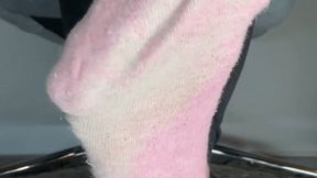 Silent Soiled Sock Wiggle, Shake, and Removal - Goddess Alya mesmerizes in this silent foot worship clip featuring dirty feet, soiled socks, sock removal, foot wiggles, foot shaking, and more