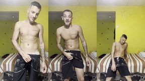 novinho dotado de pau duro no short tactel falando muita putaria e gozando