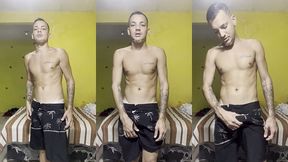 novinho dotado de pau duro no short tactel falando muita putaria e gozando