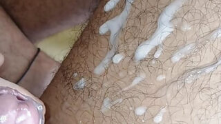 Creampie, cumshot, pés, engolir esperma, engolir, urinar, desi, peludo, primeira vez – jovens asiáticos com pênis grande sendo fodidos no cu