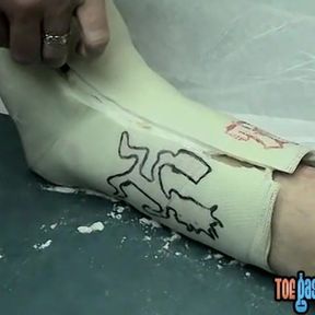 Ripped socks jock Evan Heinze and Ian Madrox foot fetish