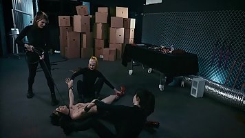 Wonder Woman in one dumb woman meet the fembots
