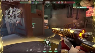 Frenchman gives his baguette to 5 strangers without them wanting it