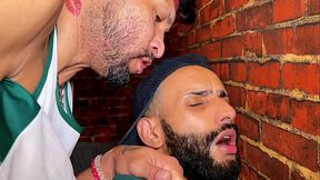 TORCEDORES PALMEIRENSES E UMA BOA SURUBA, MACHOS DOTADOS E INSACIAVEIS, VEM GOZAR.