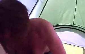 Salope debutante taille une felation au cmaping