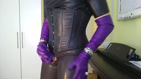 GLOVER -leather tranny cumshot