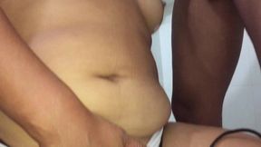 fa segue ex bbb ate o banheiro e paga um boquete pra ele no banheiro publico masculino