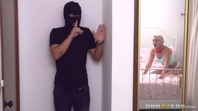 Tiffany Watson wird in ihre Muschi eingebrochen - Hot