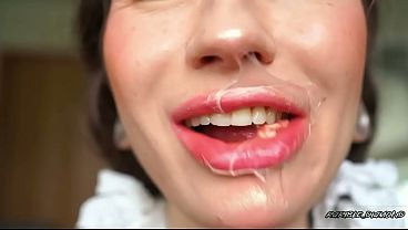 Shiny Pink Lipstick Bubblegum Brat Messy Pops, Big Bubbles