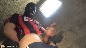 Kais XXL puts all his cum on the cellar's floor