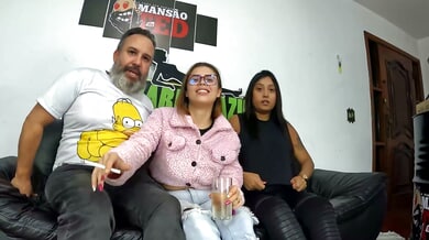 Chilean pornstar Alice brings bold energy to a casting interview with cash on the table
