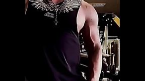 Conoce m&aacute_s de este heterosexual que hace porno gay como marica sumiso en jaula de castidad