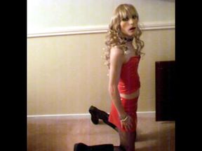 Sissy Crossdresser SandraCDUK Poses Webcam