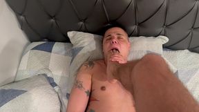 tiago gaucho - moreno tatuado fodendo o puto goiano e gozando dentro - sexo gay bareback