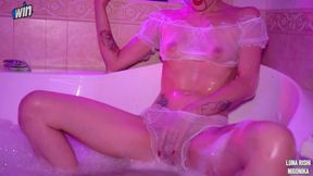 Redhead Homemade Jacuzzi Dildo Play