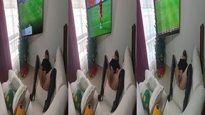 mi primamastra se calienta viendo el partido de espana vs japon le encanta tocarse la concha y el culo 4