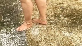 Beautiful Chubby Girls Getting Naked in Rain Outdoor. Big Boobs and Ass Exposed in Public