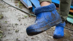 Rainy Day Rubber Boots - Muddy Boots to Clean Bare Feet