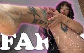 A Few Farts Under the Skirt of This Big-bootied Goth Girl