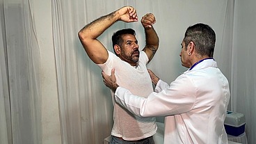 Consultorio medico sacana acaba em sexo com os pacientes