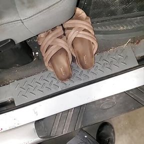 mechanic found dirty sandals under passenger front seat