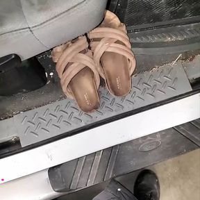 mechanic found dirty sandals under passenger front seat