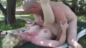 Hot HOT MOM with huge knockers gets her cheeks stuffed