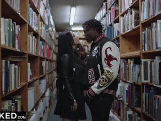 BLACKED This BBC queen finds black nerd with huge cock !