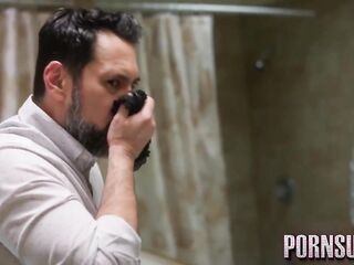 Being of Service. Spanish sub. To watch in: pornsuborg