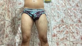 meu pau ficou duro quando tirei a cueca toda