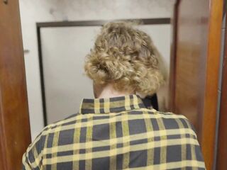 AGENTE DE BIENES RAICES SE FOLLA A CLIENTE EN LA CASA QUE ESTÁ VENDIENDO