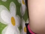 عذراء صغيرة تعطيني مؤخرتها الصغيرة وأنا أضاجعها بشدة لدرجة أنها تبدأ في التأوه والصراخ😈